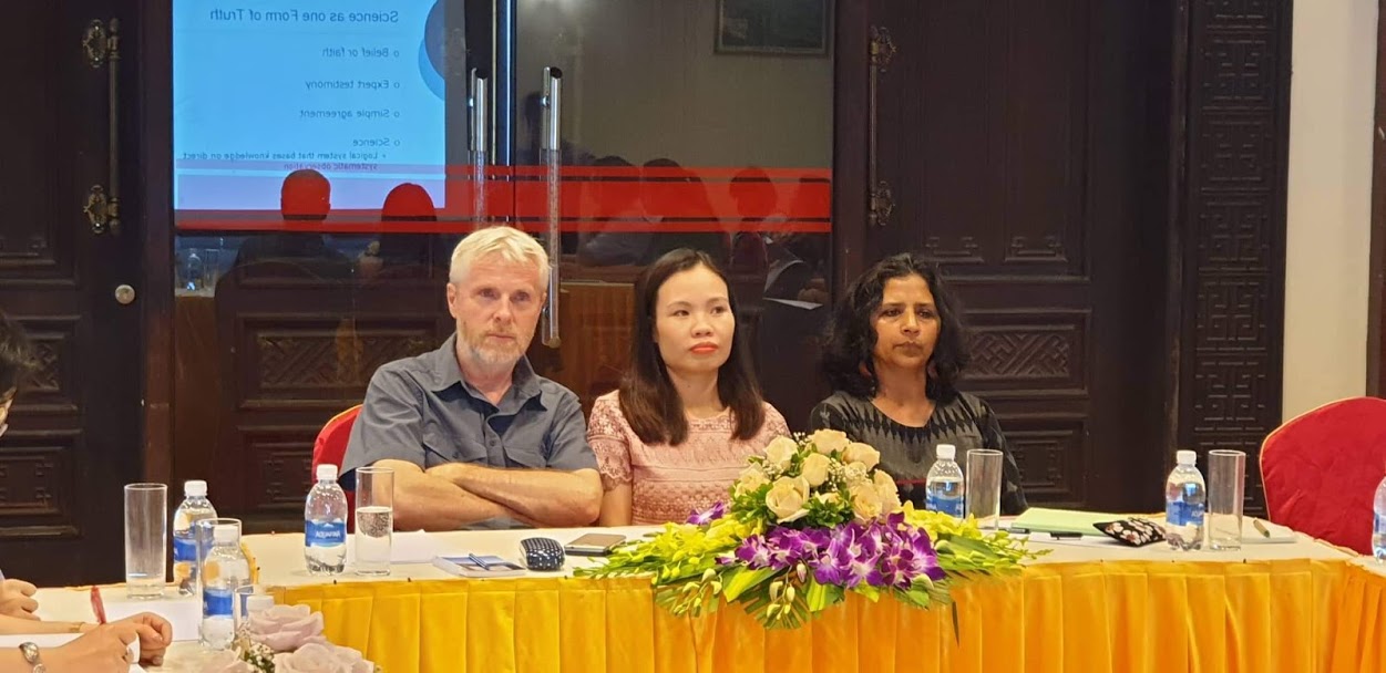 Ảnh 1a Dr Edward and Nita in Vietnam Aug 2019
