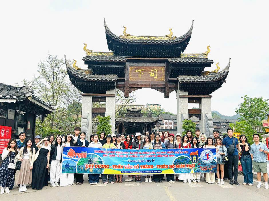 Đắm mình vào cảnh sắc Quý Châu, TQ cùng K67 hệ chuẩn