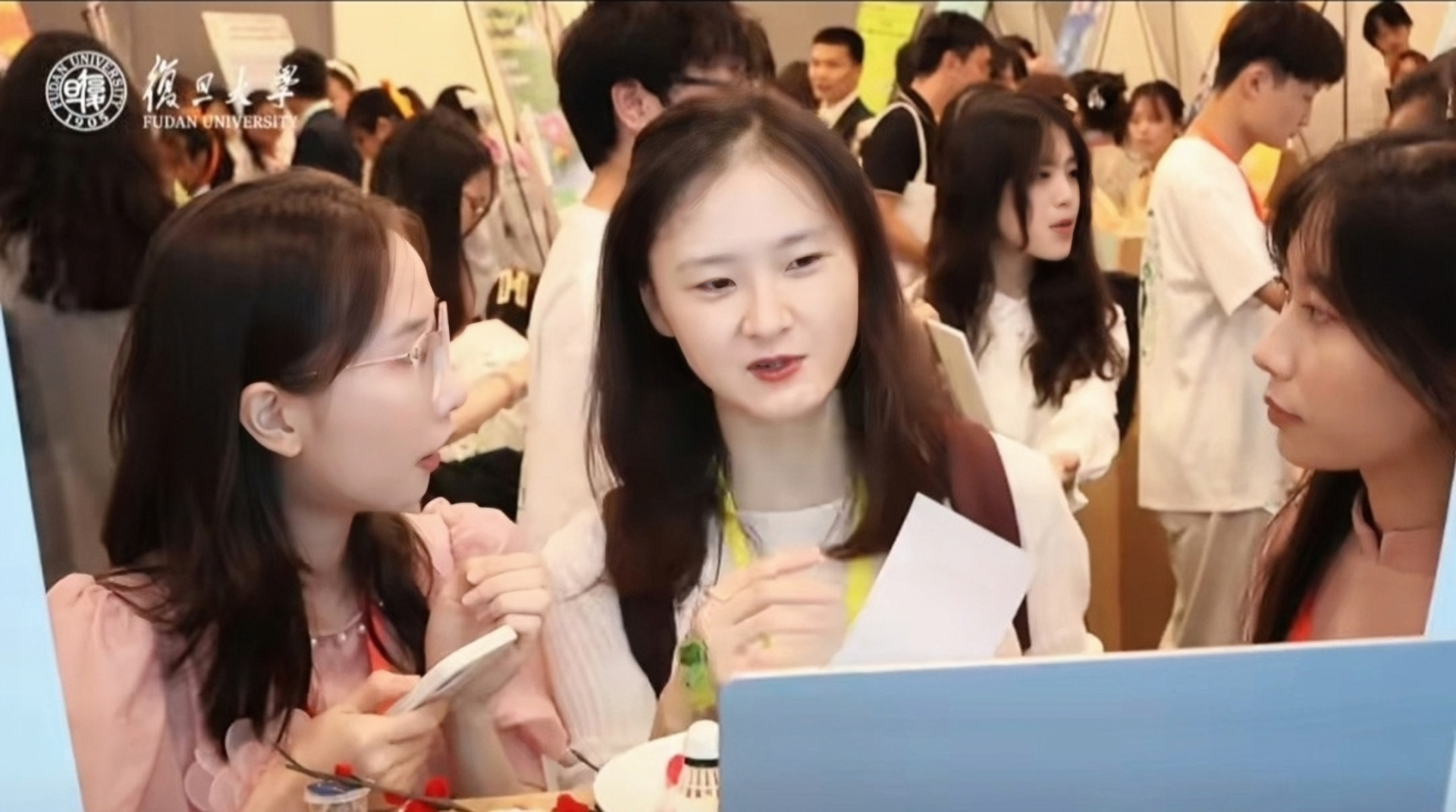 Tại Road show